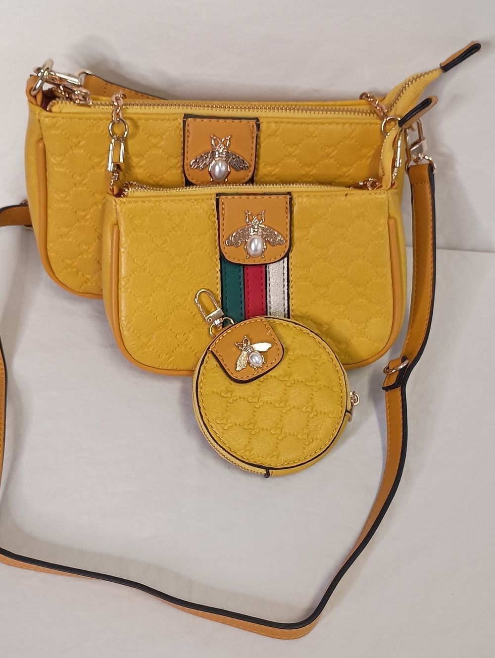 Fashion handbag/purse with a unique mustard yellow embossed heart design - Picture 2 of 8